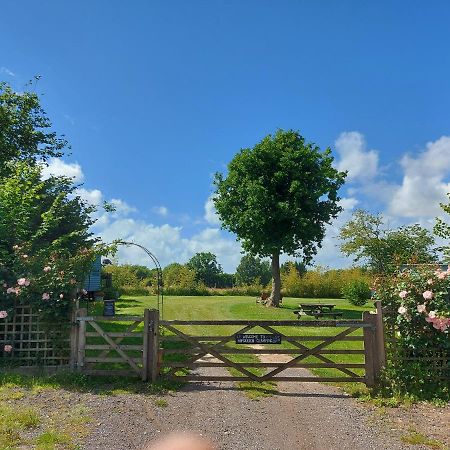 Hopgarden Glamping Luxury Shepherds Huts Wadhurst ภายนอก รูปภาพ