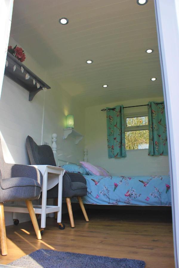 Hopgarden Glamping Luxury Shepherds Huts Wadhurst ภายนอก รูปภาพ
