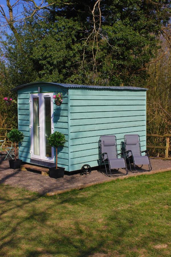 Hopgarden Glamping Luxury Shepherds Huts Wadhurst ภายนอก รูปภาพ