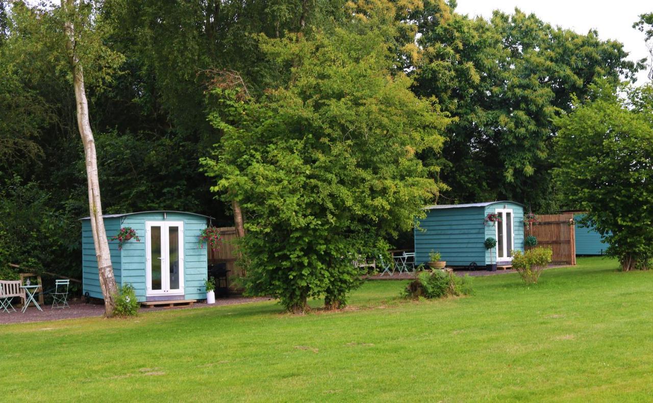 Hopgarden Glamping Luxury Shepherds Huts Wadhurst ภายนอก รูปภาพ