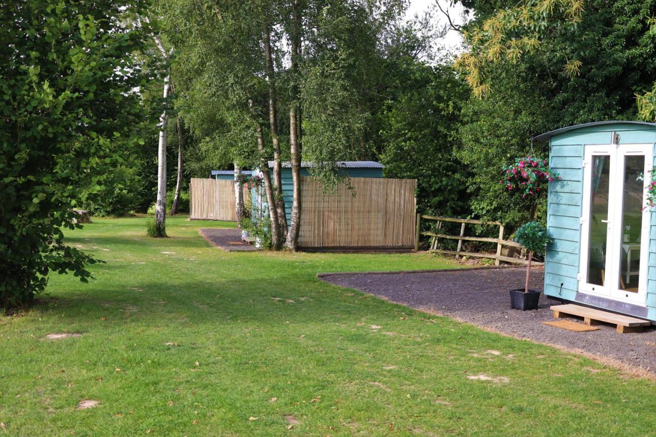 Hopgarden Glamping Luxury Shepherds Huts Wadhurst ภายนอก รูปภาพ