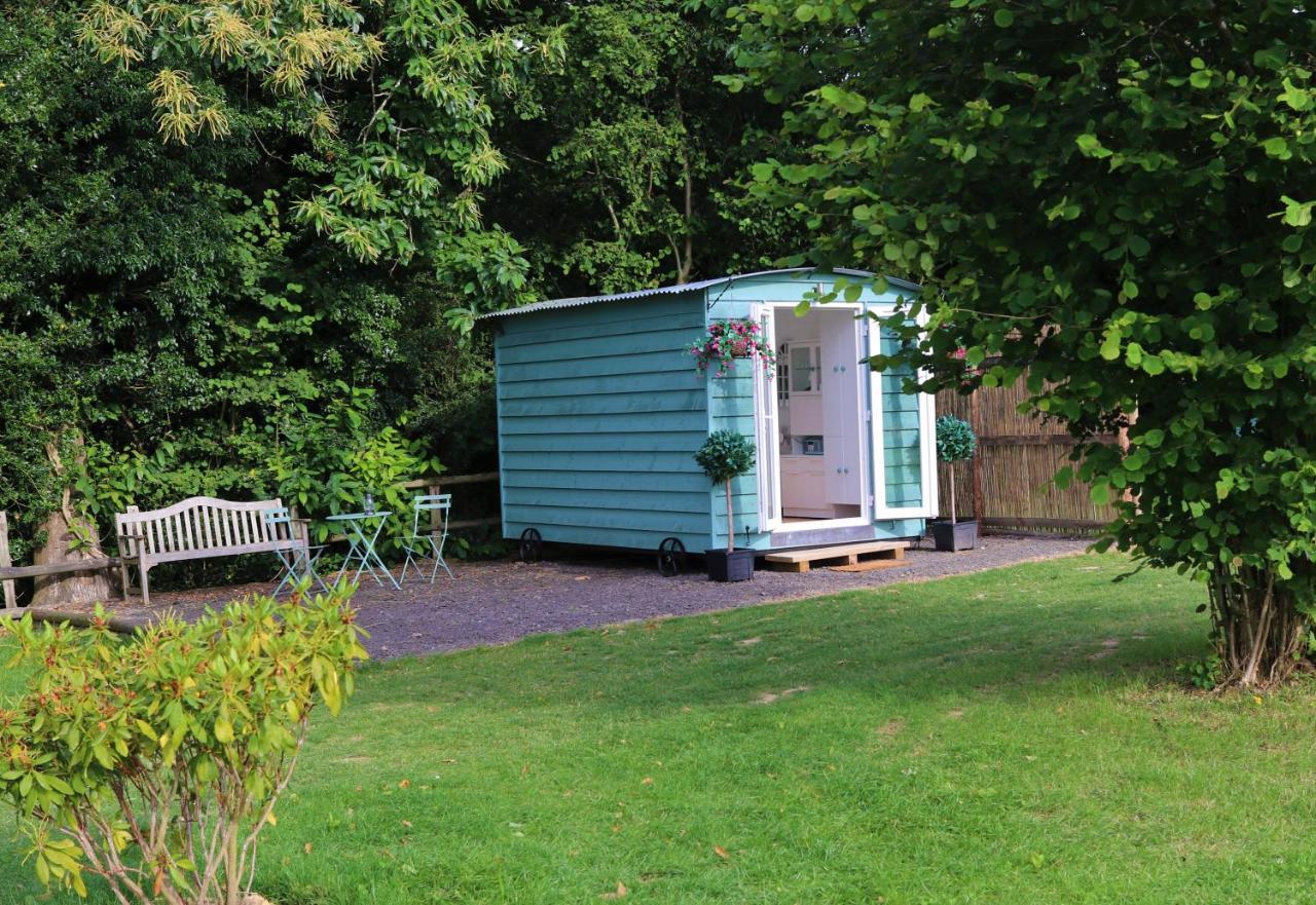 Hopgarden Glamping Luxury Shepherds Huts Wadhurst ภายนอก รูปภาพ