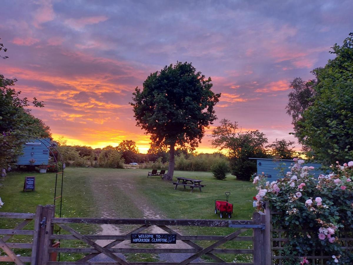 Hopgarden Glamping Luxury Shepherds Huts Wadhurst ภายนอก รูปภาพ