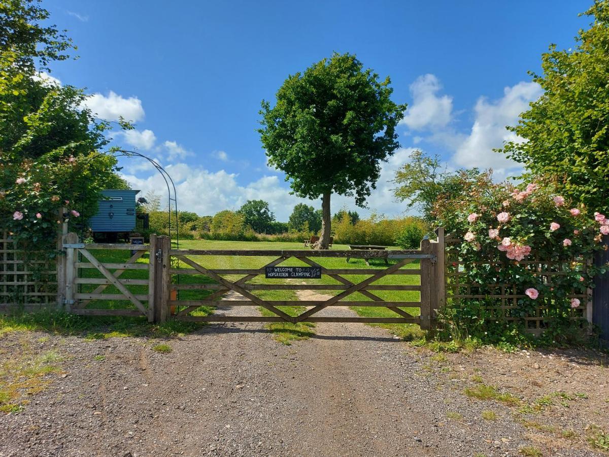 Hopgarden Glamping Luxury Shepherds Huts Wadhurst ภายนอก รูปภาพ